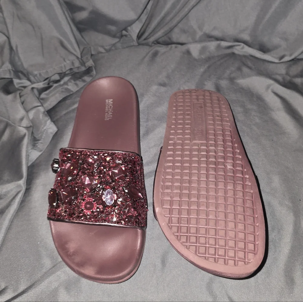 Stylish Women's Slide Sandals - Burgandy - Picture 2 of 2